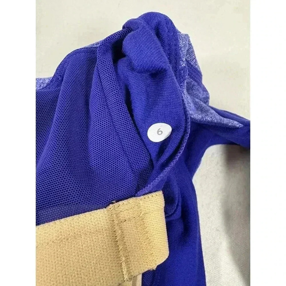 Lululemon Size 6 Royal Blue Scoop Neck Racer Back Tank Top W/ Bra - Picture 9 of 9